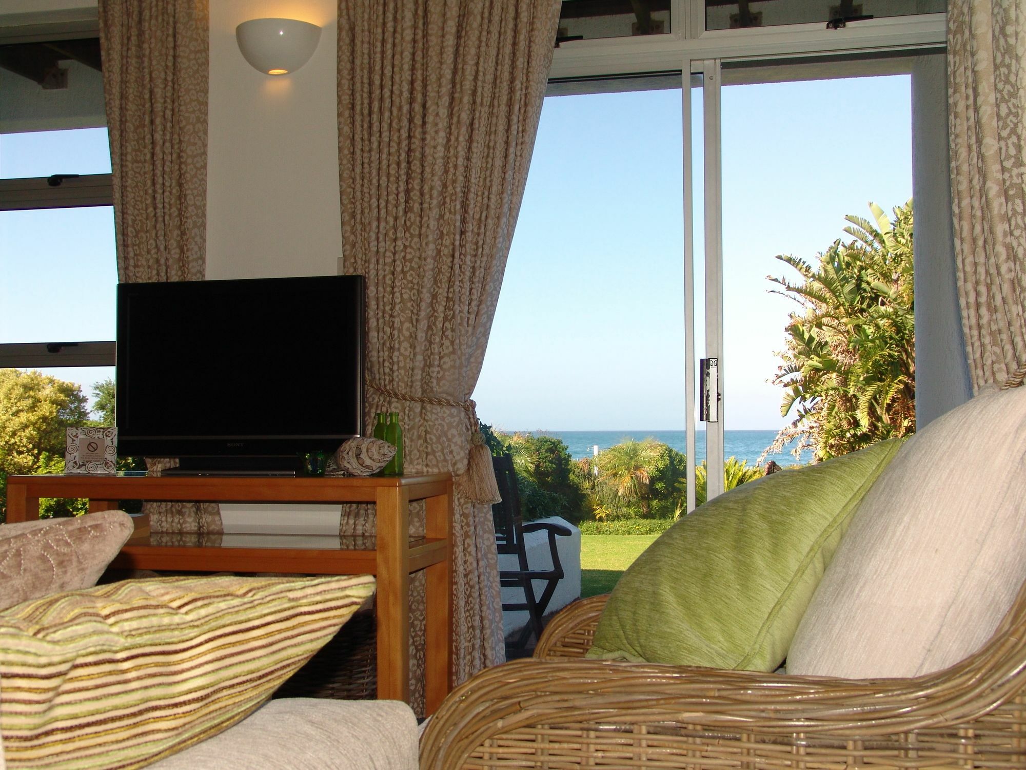 Diaz 15 House On The Bay Hotel Джефрис Бей Екстериор снимка